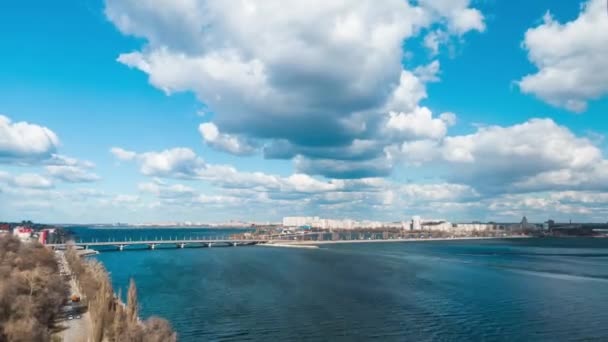 Time lapse 4k lucht zicht over de stad — Stockvideo