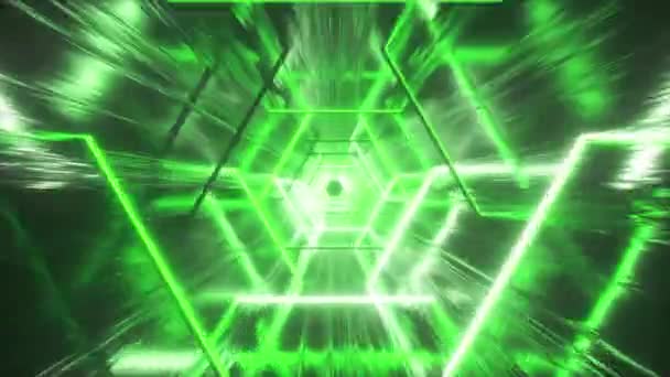 Voando através do hexágono de néon brilhante criando um túnel com reflexão grunge, espectro verde, luz ultravioleta fluorescente, iluminação colorida moderna, animação de loop 4k — Vídeo de Stock
