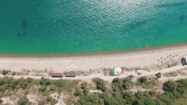 Plaj, mercan ve deniz ile güzellik doğa manzara Yukarıdan aşağıya 4k video