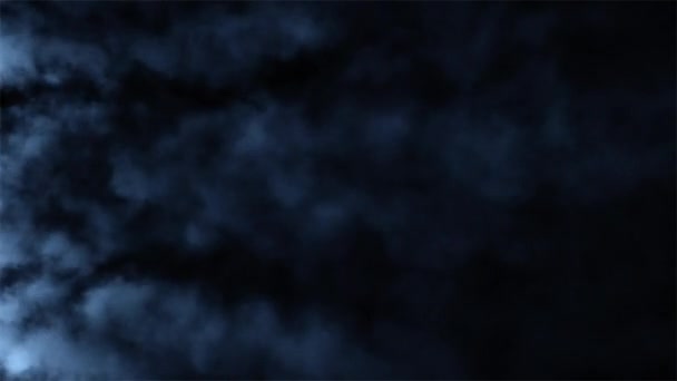 Schnelle Rauchschwaden auf einem isolierten schwarzen Hintergrund. atmosphärischer Rauch 4k Nebeleffekt. vfx-Element. Dunst. abstrakte Rauchwolke. nahtlose 3D-Renderschleife — Stockvideo
