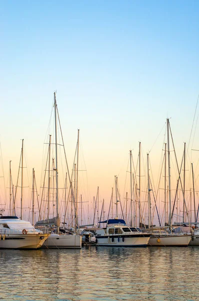 Zonsondergang Met Boten Haven Van Valencia Spanje Rechtenvrije Stockafbeeldingen