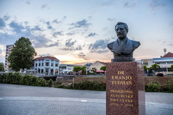Osijek Croacia Mayo 2018 Estatua Franjo Tudman Ciudad Devastada Por —  Fotos de Stock