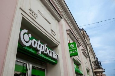 Belgrade, Sırbistan - 10 Haziran 2018: Otp Bank (Otp Banka) Ana ofislerine Zemun için logosuna. OTP Bankası grubu arasında orta ve Doğu Avrupa içinde yayılmış en büyük Macar banka biridir