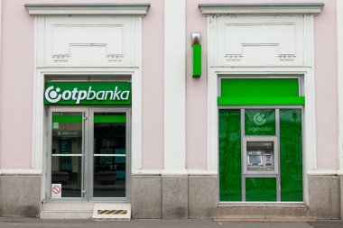 Belgrade, Sırbistan - 10 Haziran 2018: Otp Bank (Otp Banka) Ana ofislerine Zemun için logosuna. OTP Bankası grubu arasında orta ve Doğu Avrupa içinde yayılmış en büyük Macar banka biridir