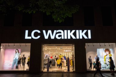 Belgrad, Sırbistan - 15 Haziran 2018: Ana Lc deposunun Belgrad Logo. LC Waikiki giyim moda markası, originately Fransızca, şimdi Türk Taha Tekstil ait olduğunu