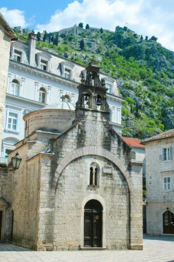 Saint Lucas Chuch (Sveti Luka) eski kasaba Kotor, Karadağ. Bu antik kent, Adriyatik Denizi'nde Kotor Körfezi üzerinde bulunan sembollerin biridir
