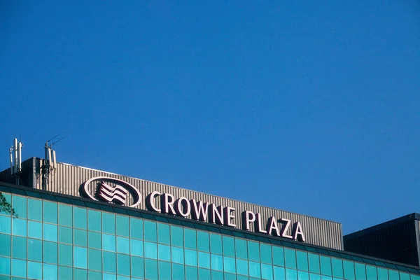 Belgrade Servië Augustus 2018 Crowne Plaza Logo Hun Hoofdgebouw Servië — Stockfoto