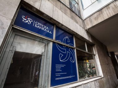 Belgrade, Sırbistan - 5 Eylül 2018: Cumhuriyeti Banka Ana ofislerine Belgrad şehir için logosuna. Olarak da bilinen Sırp banka, finans kurumları ait ana Sırp devlet biridir