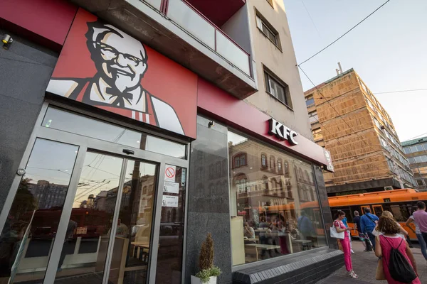 MONTREAL, CANADA - NOVEMBER 9, 2018: Tim Hortons logo in front of one of  their restaurants in Montreal, Quebec. Tim Hortons is a cafe and fastfood  can Stock Photo - Alamy