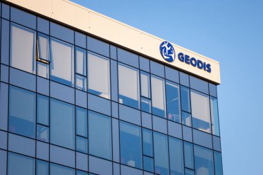 Belgrade, Sırbistan - 19 Eylül 2018: geodis Ana ofislerine Sırbistan için logosuna. Bölüm, Sncf, Geodis yük taşımacılığı ve lojistik şirketi sorumlu grubudur