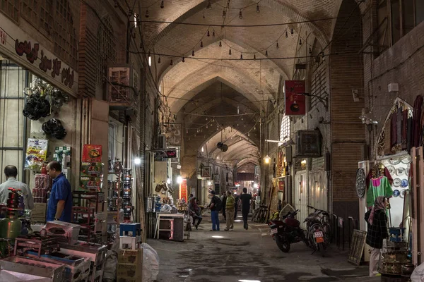 Isfahan Iran August 2018 Street Isfahan Bazar Evening Covered Alley — Stock Photo, Image