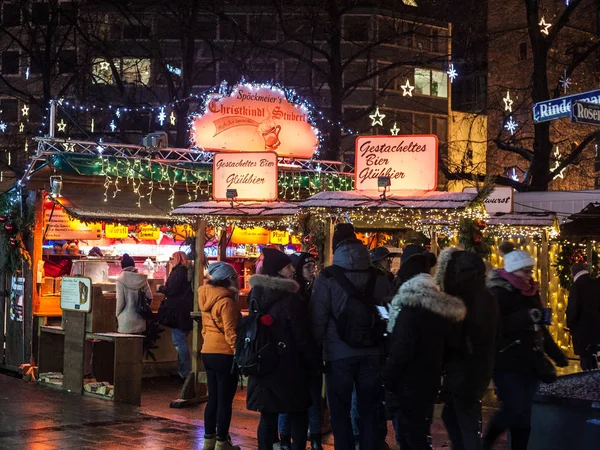 München Deutschland Dezember 2017 Menschenmenge Vor Den Ständen Des Münchner — Stockfoto