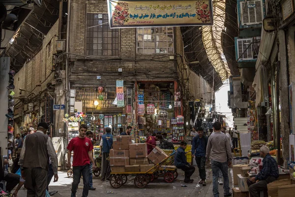 Tehran Irão Agosto 2015 Rua Principal Bazar Teerã Pela Manhã — Fotografia de Stock