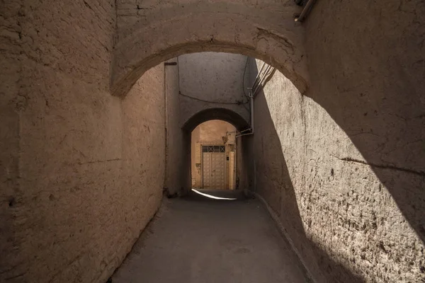 Rua Típica Cidade Velha Yazd Iran Com Suas Paredes Típicas — Fotografia de Stock