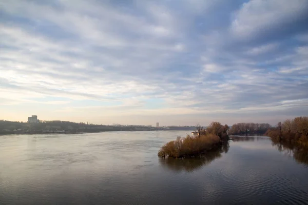 Danube Shores Zemun Przedmieście Belgradu Serbii Jesienią Rzeki Planie Żółte — Zdjęcie stockowe