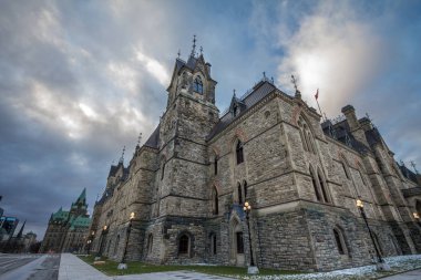 Ottawa, Ontario Kanada parlamenter karmaşık Parlamentosu, Kanada'da Doğu blok ana kuleye. Bu şehrin büyük bir kandmark ve bir merkezi Kanada siyaset 's