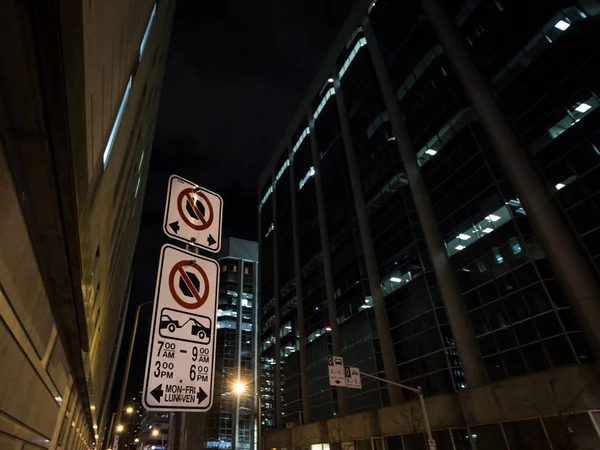 Paking Típico América Del Norte Hay Señales Estacionamiento Con Instrucciones —  Fotos de Stock