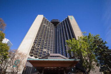 Montreal, Kanada - 5 Kasım 2018: Evo Montreal Montreal, Quebec ana ikamet önünde logo. EVO Montreal öğrenci yurdunda dowtown Montreal konut bir markasıdır.