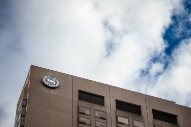 Montreal, Kanada - 7 Kasım 2018: Onların ana otel Montreal, Quebec, Sheraton logosuna. Sheraton bir dünya çapında marka, sahibi ve franchise lüks oteller olduğunu