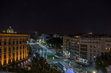 Belgrade, Sırbistan - 2 Ağustos 2015: Tarafından (veya kral Alexander Bulevar kralja Aeksandra, sağ tarafta görünür Millet Meclisi ile başlangıcından itibaren görülen nigt, Belgrad.