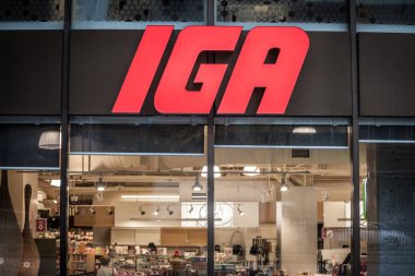 Montreal, Kanada - 9 Kasım 2018: Giriş kendi logolu bir IgA süpermarket. Olarak da bilinen bağımsız marketleri İttifak, süpermarketler ana Amerika ve Kanada zincirleri biridir