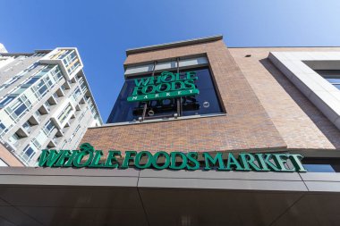 Ottawa, Kanada - 12 Kasım 2018: Tüm gıdalar Market Ana onların depolama için Ottawa, Ontario logosuna. Tüm gıdalar piyasasıdır bir Amerikan süpermarketler marka organik ürünlerde uzmanlaşmış