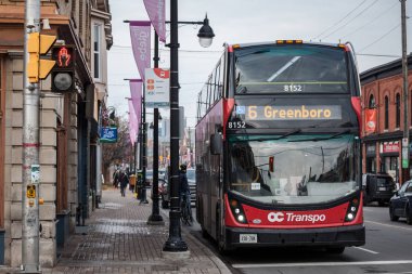 Ottawa, Kanada - 12 Kasım 2018: Oc Transpo logosu bir kentsel Otobüsler şehir Ottawa. OC Transpo kentsel toplu taşıma Ottawa, esas olarak otobüs işletim sistemidir