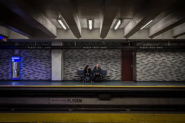Montreal Canadá Noviembre 2018 Las Personas Que Esperan Metro Lugar —  Fotos de Stock
