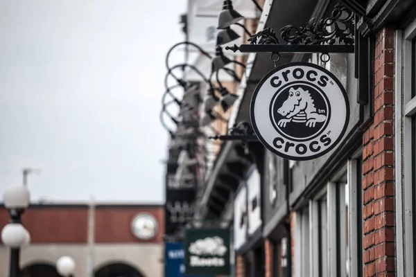 crocs seattle premium outlet