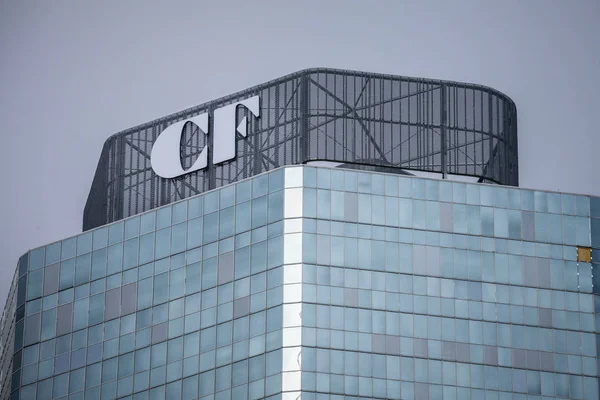 Toronto, Kanada - 13 Kasım 2018: Cf Toronto Eaton Centre'daki ana ofislerinde Cadillac fairview logosu, şehrin ana alışveriş merkezi ve Ontario'nun simgesi