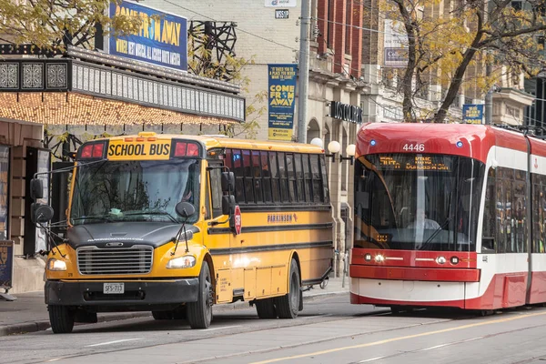 Toronto Canada November 2018 Toronto Streetcar Passing Next Yellow American — Stock Photo, Image
