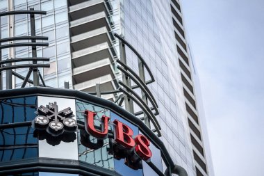 Toronto, Kanada - 14 Kasım 2017: Toronto, Ontario'nun ana ofisinde Ubs logosu. Union Bank Switerland olarak da adlandırılan bu banka gizliliği ile ünlü, ülkenin ana bankalarından biridir