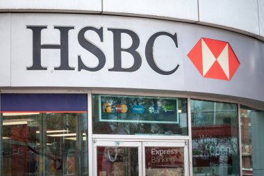 Toronto, Kanada - 14 Kasım 2018: Hsbc Bank'ın logosu, Toronto, Ontario'daki ana şubesinde. Hsbc dünya çapında yayılmış bir İngiliz bankası