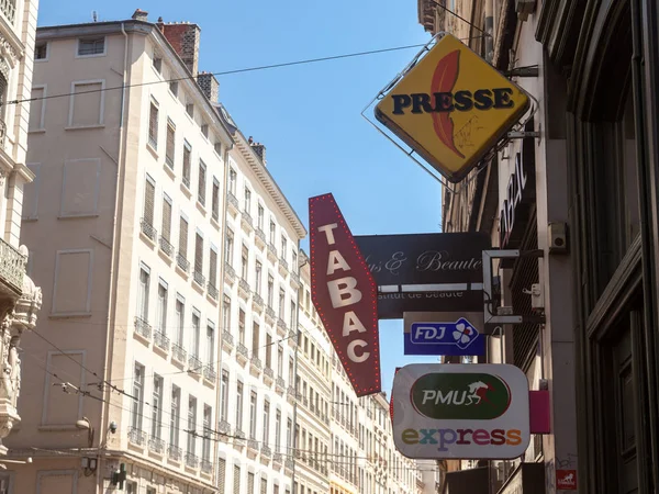 Ліон Франція Липня 2019 Французький Тютюнові Підписати Тобазол Продавця Продаж — стокове фото
