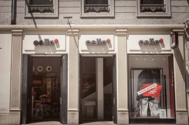Lyon, Fransa - 13 Temmuz 2019: Celio Logo Lyon için kendi dükkanı önünde. Celio bir Fransız moda perakendecierkek giyim odaklanmış, dünya çapında yayıldı