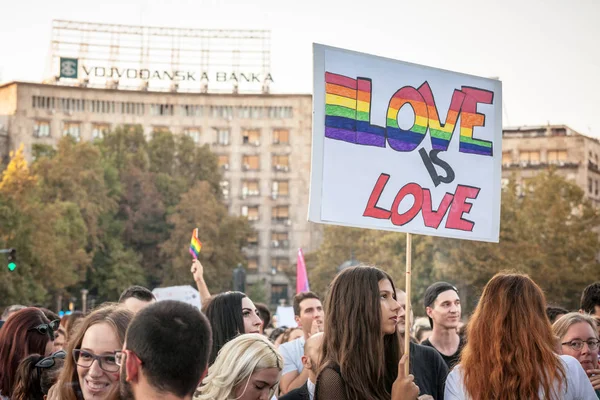 Belgrado Servië September 2019 Meisje Het Midden Van Menigte Het — Stockfoto