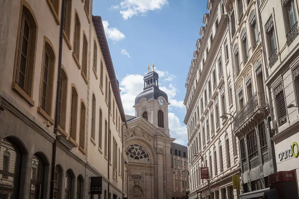 Lyon Francja Lipca 2019 Wejście Hotelu Dieu Zegarmistrzem Widzianym Wąskich — Zdjęcie stockowe