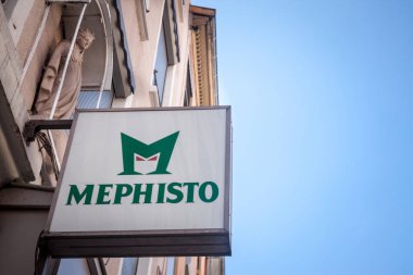 Lyon, Fransa-Temmuz 17, 2019: Mephisto Chausseur Lyon yerel mağazalarının önünde işaret. Mephisto Fransa 'dan bir ayakkabı ve ayakkabı üreticisi ve perakendeci