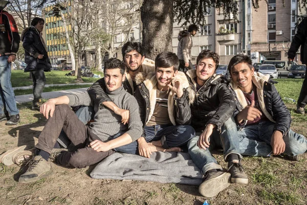 Belgrade Serbia April 2016 Refugees Young Men Syria Afghanistan Sitting — 图库照片