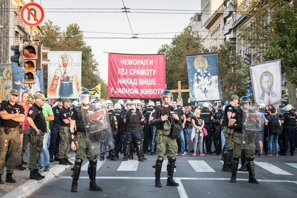 Belgrado Servië September 2019 Homoseksueel Demonstranten Behorend Tot Orthodoxe Extremisten — Stockfoto