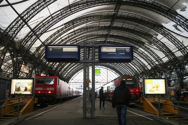Dresden Deutschland Dezember 2012 Regio Zug Bereit Für Die Abfahrt — Stockfoto
