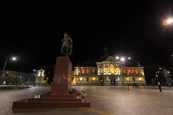 Zrenjanin Serbia Listopad 2019 Rynek Główny Posągiem Króla Kralja Petra — Zdjęcie stockowe