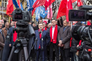 SUBOTICA, SERBIA - 27 Mart 2016: İvica Daciç, Sırbistan Dışişleri Bakanı ve Sırbistan Sosyalist Partisi lideri 2016 parlamento seçimleri kampanyası sırasında bir konuşma yaptı