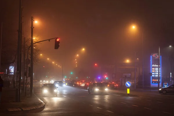 Belgrade Serbia Januari 2020 Verkeersopstopping Tijdens Een Rokerige Nacht Belgrado — Stockfoto