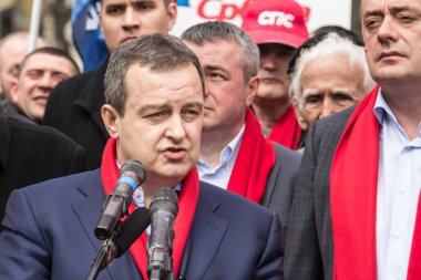 SUBOTICA, SERBIA - 27 Mart 2016: İvica Daciç, Sırbistan Dışişleri Bakanı ve Sırbistan Sosyalist Partisi lideri 2016 parlamento seçimleri kampanyası sırasında bir konuşma yaptı
