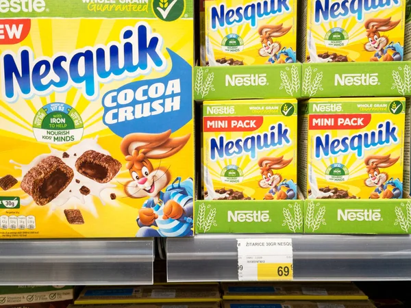 Belgrade Serbia September 2020 Nesquik Logo Cereal Boxes Sale 雀巢集团的一部分 — 图库照片