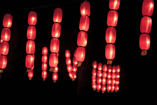 Red Chinese Paper Lanterns Lit Dark Evening Lanterns Tradition China — Stock Photo, Image