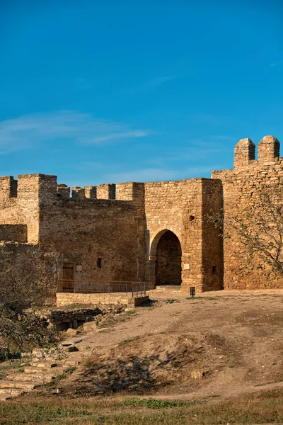 Murallas Torres Una Antigua Fortaleza Belgorod Dnestrovsky Akkerman Contra Cielo —  Fotos de Stock