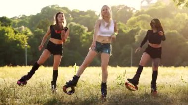 Yağ yakma grup eğitimi özel ayakkabılar açık havada