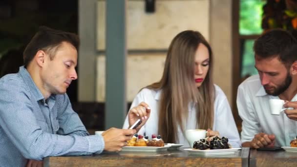 διαφυλετικός online dating